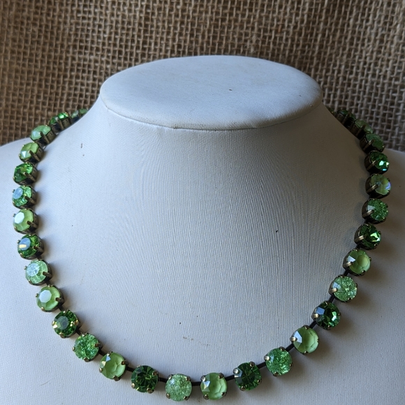 Peridot and Green Apple Crystal Necklace and Earrings in Brass - Picture 4 of 7